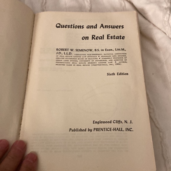 1969 vintage hardback book Questions and Answers on Real Estate - Picture 6 of 13